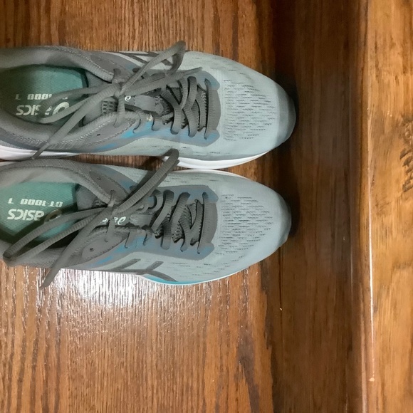 ASICS - Picture 5 of 6